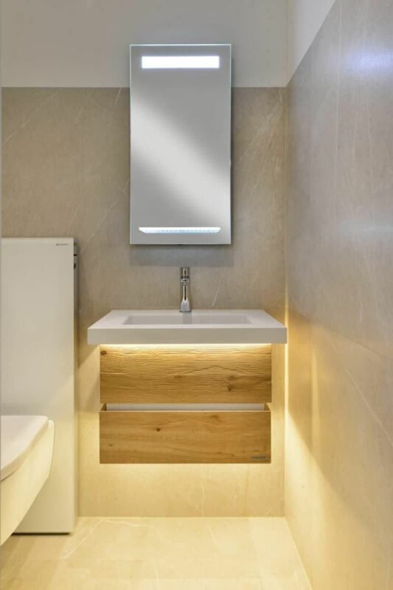 At the best location, furnished and including outdoor parking (limited until the end of August) (9)