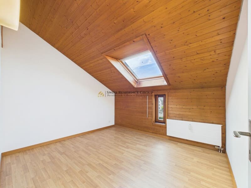 Lichtdurchflutete 4.5-Zimmer-Wohnung mit neuer Küche und schöner Aussicht (8)