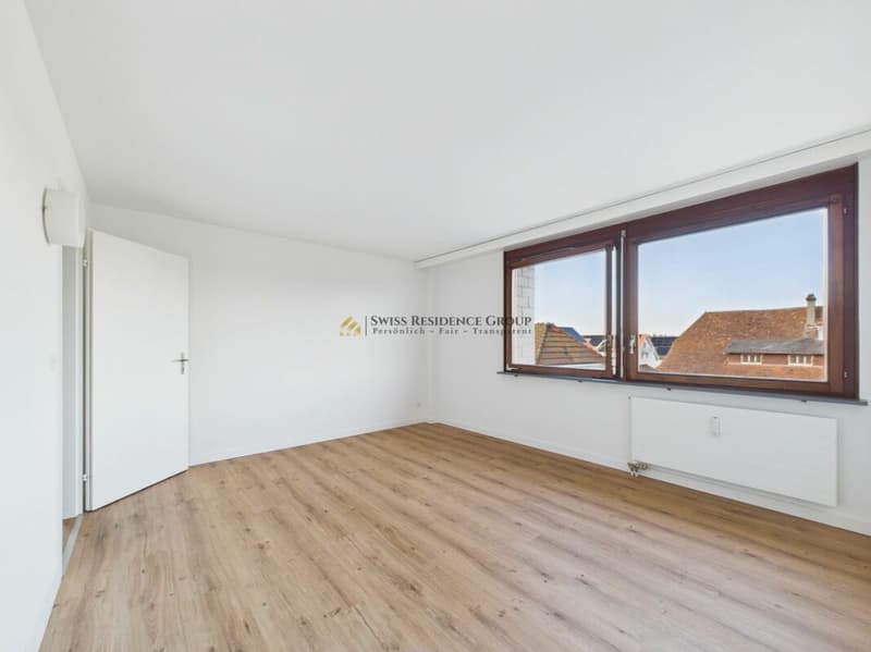 Lichtdurchflutete 4.5-Zimmer-Wohnung mit neuer Küche und schöner Aussicht (12)