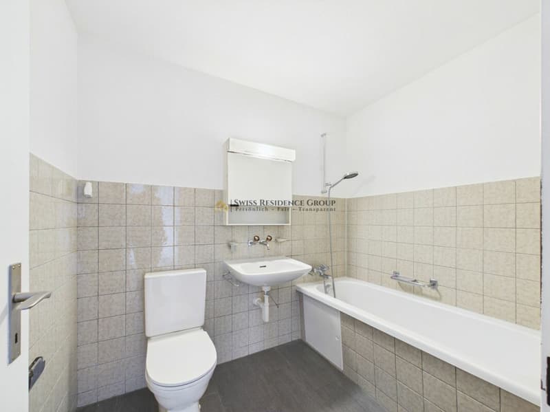 Lichtdurchflutete 4.5-Zimmer-Wohnung mit neuer Küche und schöner Aussicht (7)