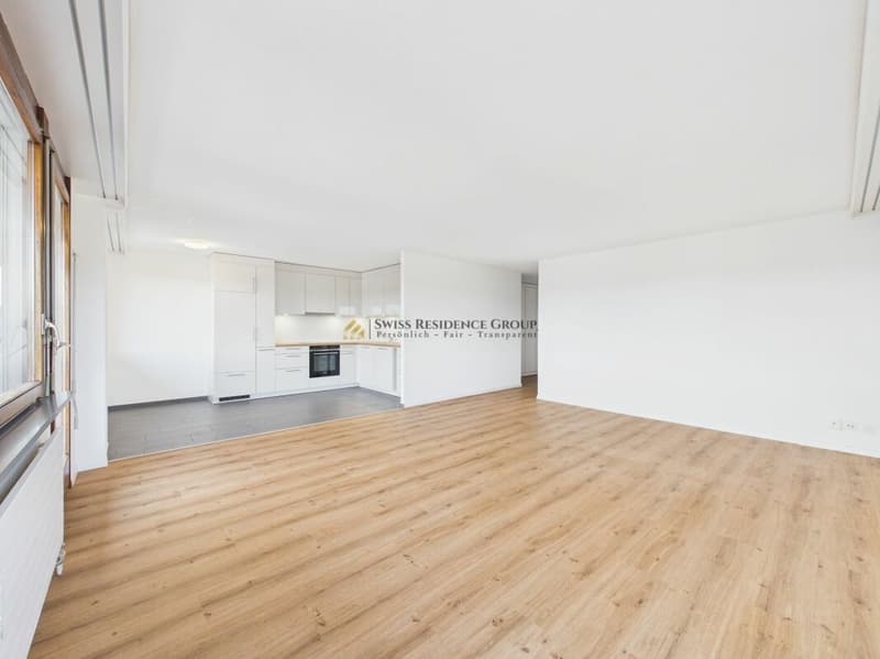 Lichtdurchflutete 4.5-Zimmer-Wohnung mit neuer Küche und schöner Aussicht (5)