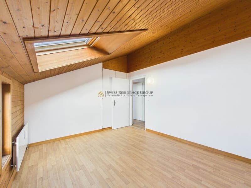 Lichtdurchflutete 4.5-Zimmer-Wohnung mit neuer Küche und schöner Aussicht (9)