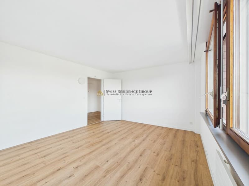 Lichtdurchflutete 4.5-Zimmer-Wohnung mit neuer Küche und schöner Aussicht (11)