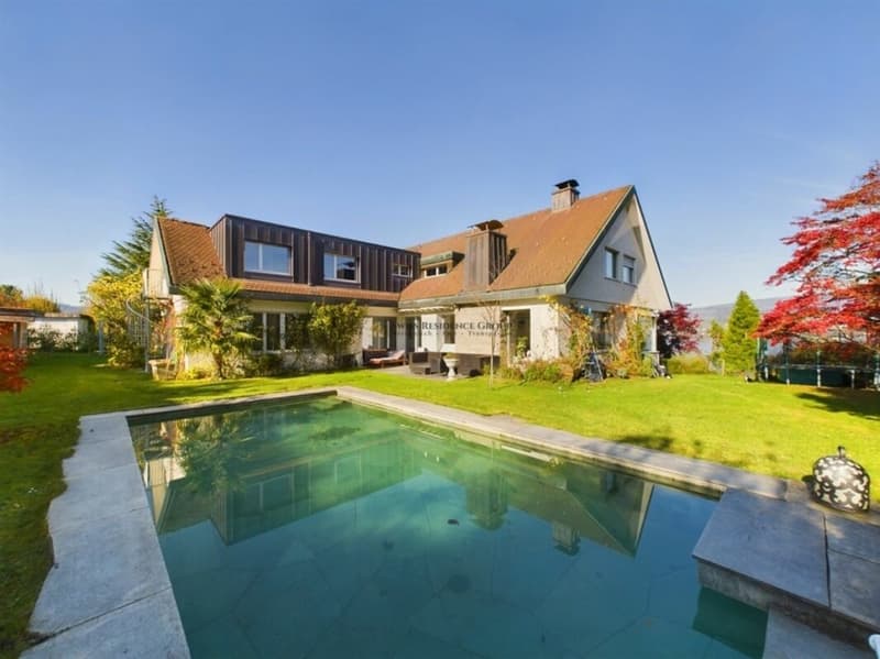 Exklusive Villa mit Seeblick, Pool und viel Privatsphäre (1)