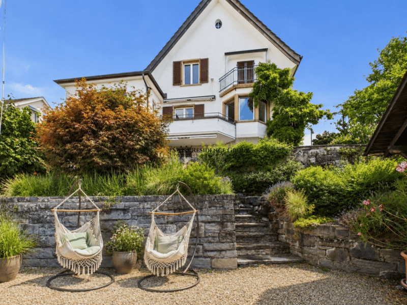 Detached house with large garden and lovely lake view (15)