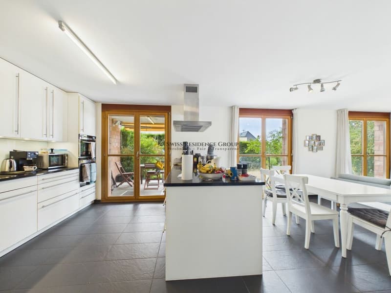 Comfortable living on four floors with a garden in a top location (5)