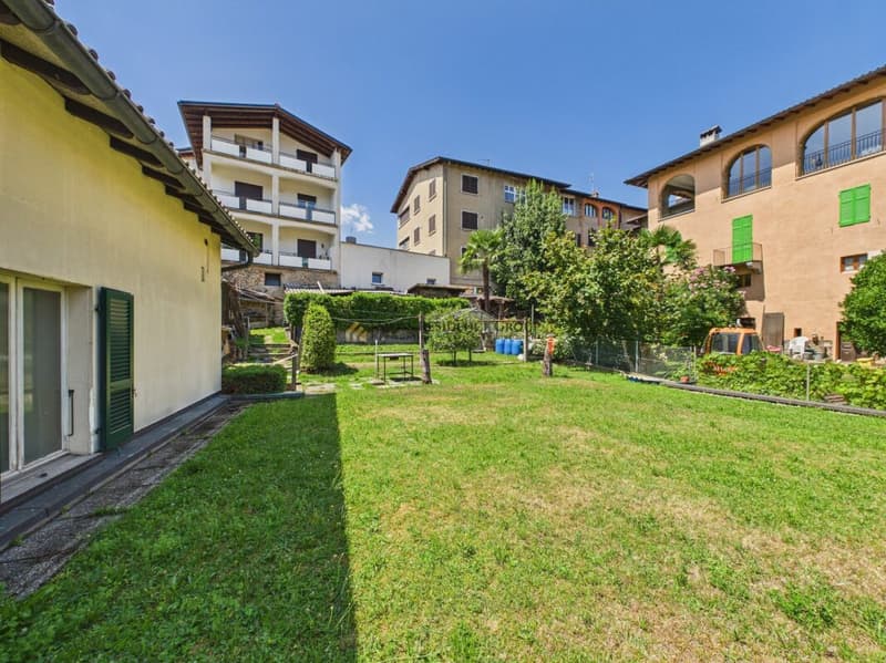 Single-family house with 7 rooms, office, large garden and significant potential for expansion (24)