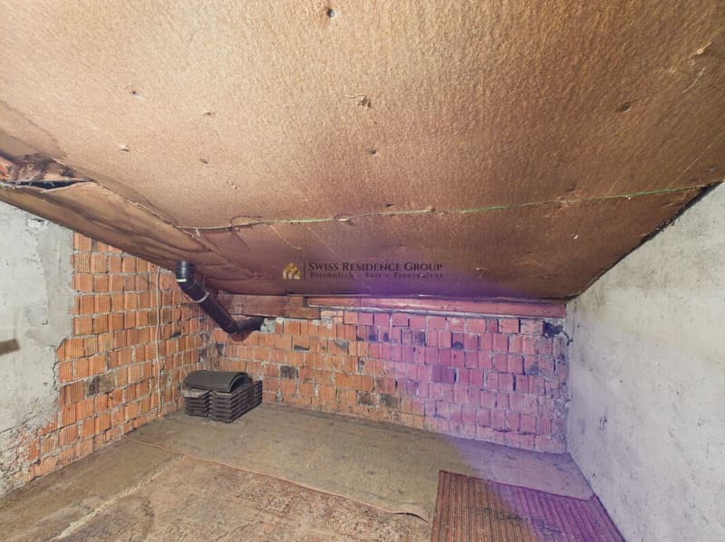 Single-family house with 7 rooms, office, large garden and significant potential for expansion (23)