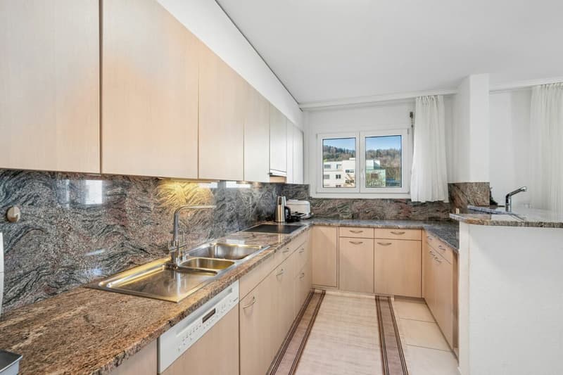 Ihr neues Zuhause: 170 m² Wohnkomfort mit Wintergarten und Cheminée (6)