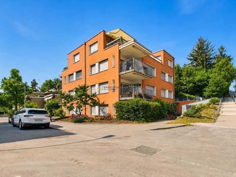 Neuwertig an ruhiger Lage mit Gartenterrasse (1)