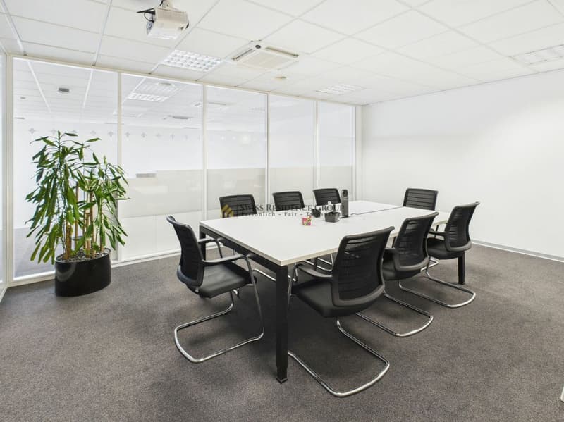 Riedmatt Center - Repräsentative Büroflächen mit optimaler Infrastruktur (18)