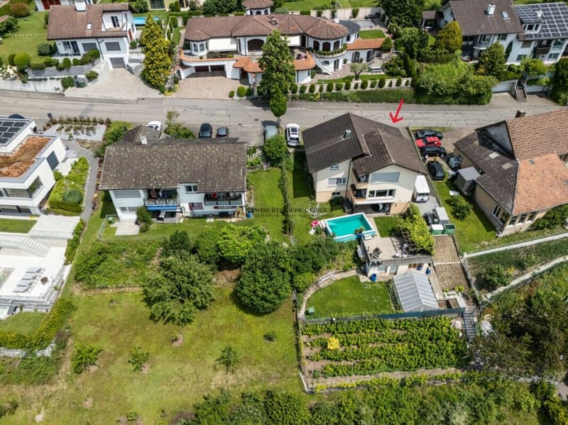 Wohnen mit Weitsicht: 7.5-Zimmer Einfamilienhaus mit Pool und grossem Garten (1)