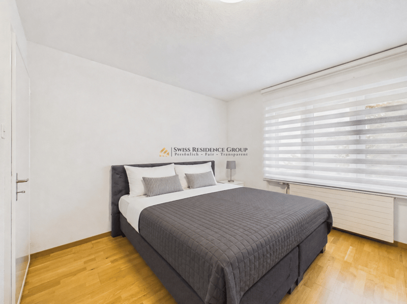 Wohnen mit Weitsicht: 7.5-Zimmer Einfamilienhaus mit Pool und grossem Garten (7)