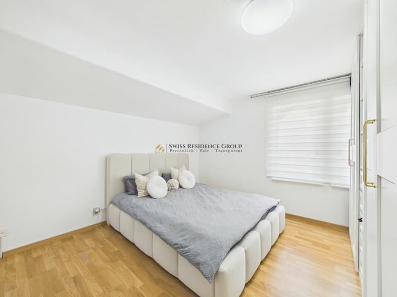 Wohnen mit Weitsicht: 7.5-Zimmer Einfamilienhaus mit Pool und grossem Garten (11)