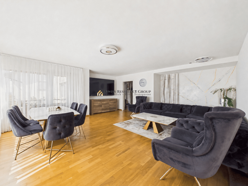 Wohnen mit Weitsicht: 7.5-Zimmer Einfamilienhaus mit Pool und grossem Garten (2)