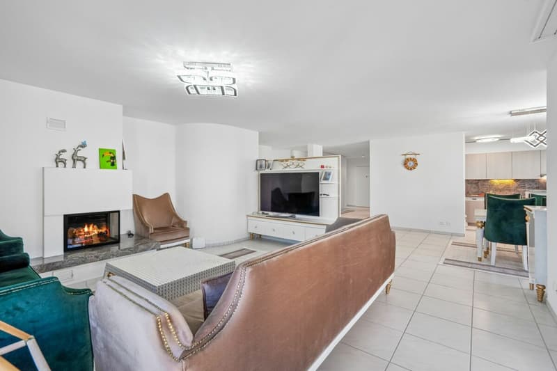 Ihr neues Zuhause: 170 m² Wohnkomfort mit Wintergarten und Cheminée (2)