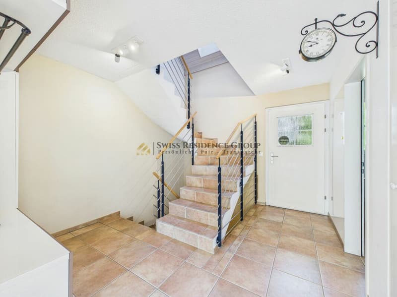 Ein Zuhause mit Charakter - 5.5 Zimmer, Pool, Pizzaofen und viel Lebensqualität (2)