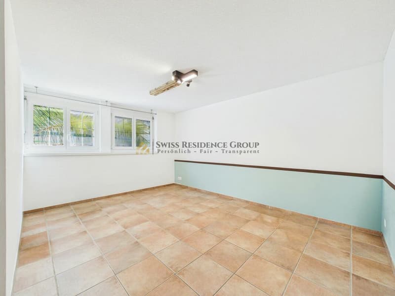 Ein Zuhause mit Charakter - 5.5 Zimmer, Pool, Pizzaofen und viel Lebensqualität (11)