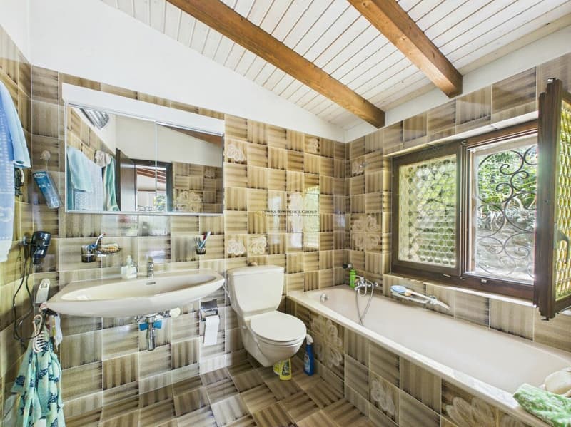 Bellissima casa con la vista mozzafiato (11)