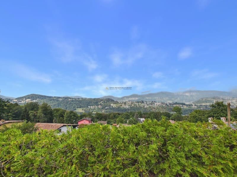 Bellissima casa con la vista mozzafiato (1)