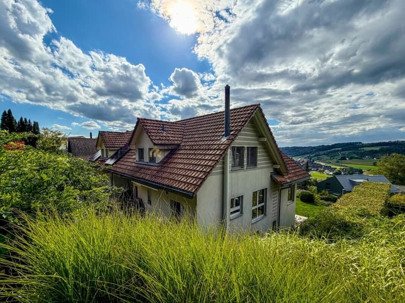 Traumhaftes Familiendomizil am Waldrand mit Sicht ins Grüne (3)