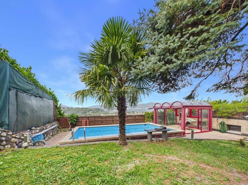 Bellissima casa con la vista mozzafiato (21)