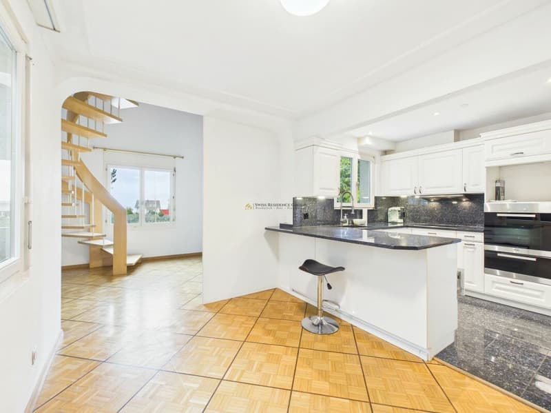 Exklusives 6.5-Zimmer-Einfamilienhaus mit grosszügigem Garten (5)