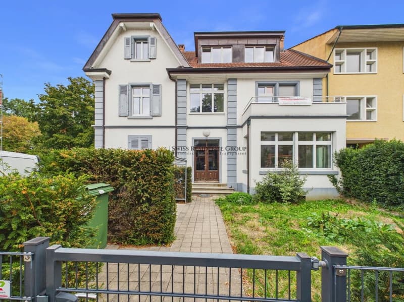 9.5-Zimmer-Villa - Grosszügigkeit, Vielseitigkeit und Raum (1)