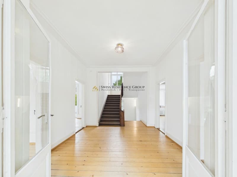 9.5-Zimmer-Villa - Grosszügigkeit, Vielseitigkeit und Raum (2)