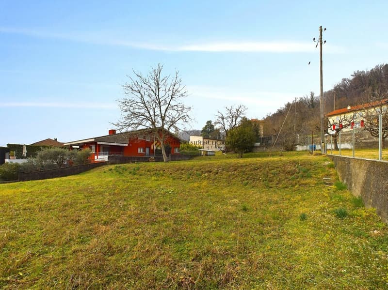 Bauland in Arzo - Einmalige Gelegenheit für den Bau Ihres Traumhauses 520 m2 (2)