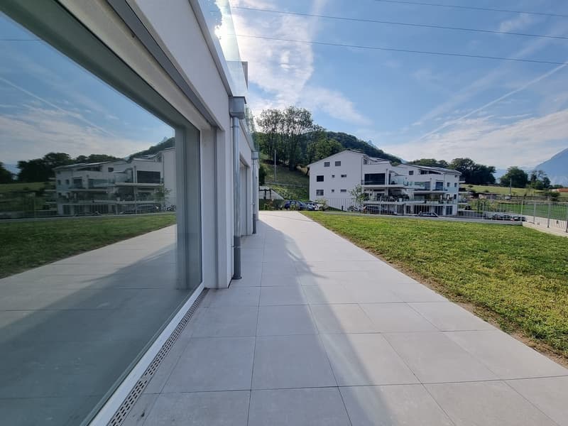 NEW ! 117m² COMMERCIAL SPACE WITH TERRACE-GARDEN (4)