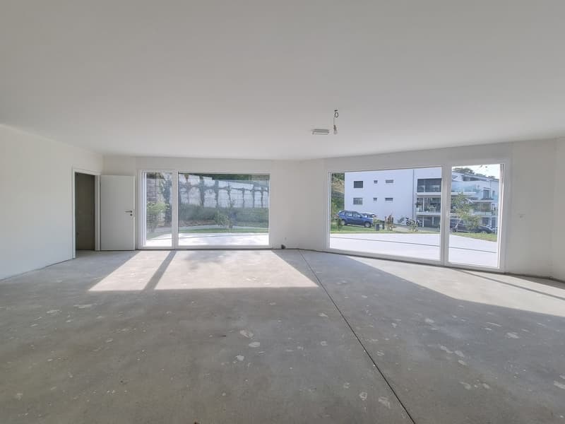 NUOVO ! SUPERFICIE COMMERCIALE DI 75m² CON TERRAZZA-GIARDINO (6)