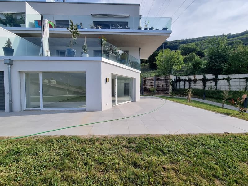 NUOVO ! SUPERFICIE COMMERCIALE DI 75m² CON TERRAZZA-GIARDINO (4)