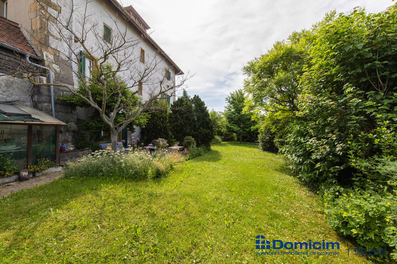 Authentic character house with 7 apartments (3)