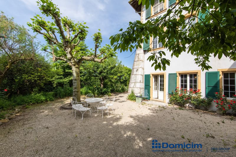 Authentic character house with 7 apartments (4)