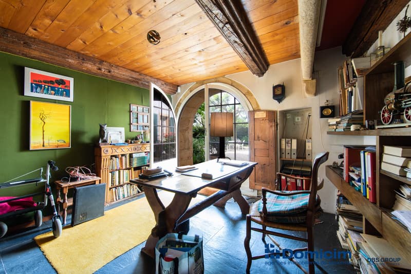 Authentic character house with 7 apartments (8)
