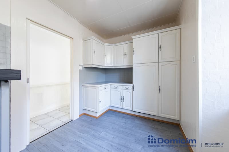 Rental income building with 6 units, fully rented (6)
