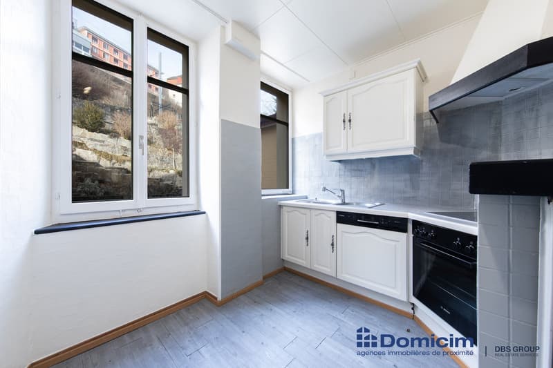 Rental income building with 6 units, fully rented (5)
