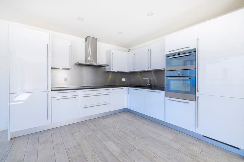 The perfect balance between location, view and comfort (11)