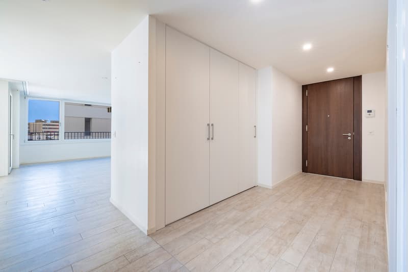 The perfect balance between location, view and comfort (3)
