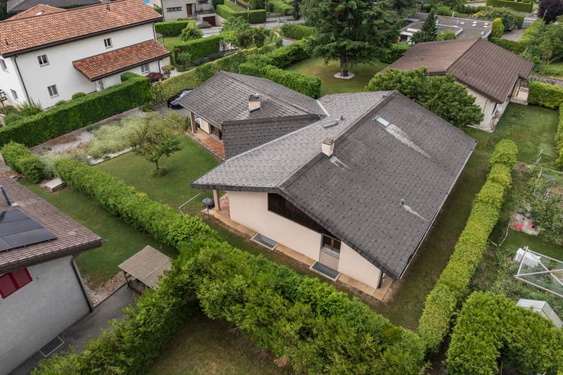 Comfort, charm and potential in an exceptional villa (12)