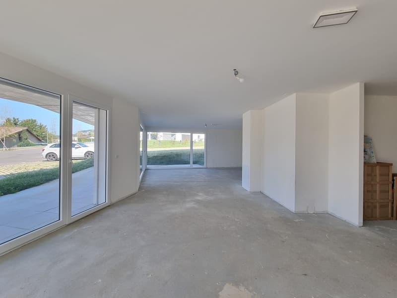 NEU ! VERKAUFSFLÄCHE VON 69M² MIT TERRASSE-GARTEN (2)