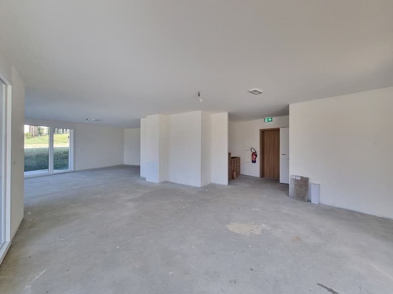 NEU ! VERKAUFSFLÄCHE VON 69M² MIT TERRASSE-GARTEN (4)