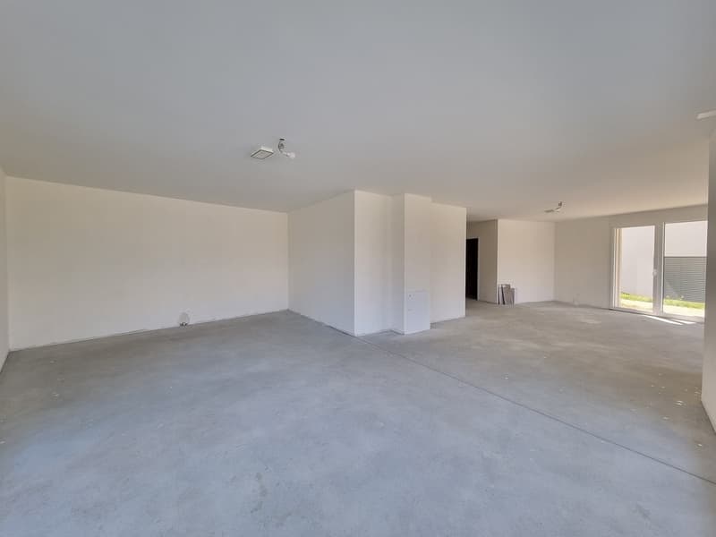 NEU ! VERKAUFSFLÄCHE VON 69M² MIT TERRASSE-GARTEN (7)