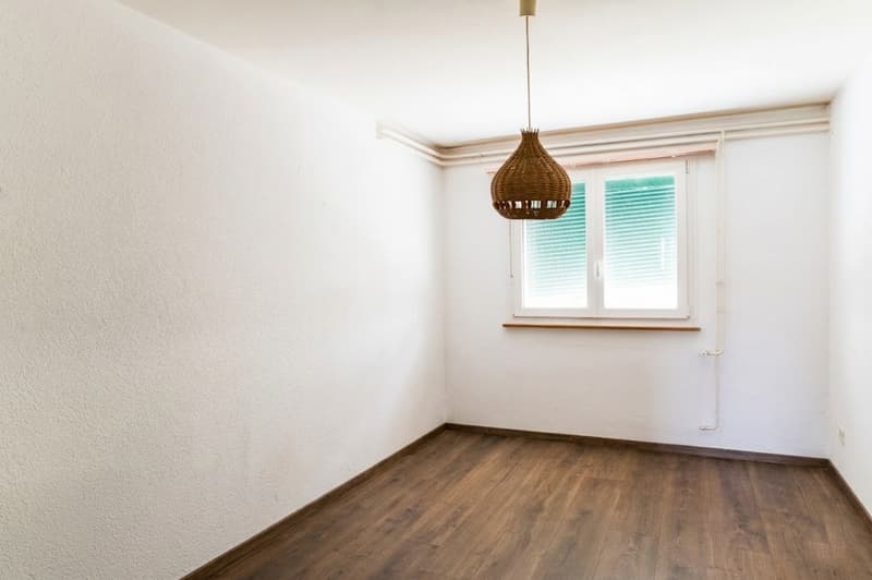 Large villa to renovate/transform for multiple projects (5)