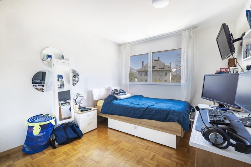 Appartamento traversante di 4.5 locali con giardino (7)