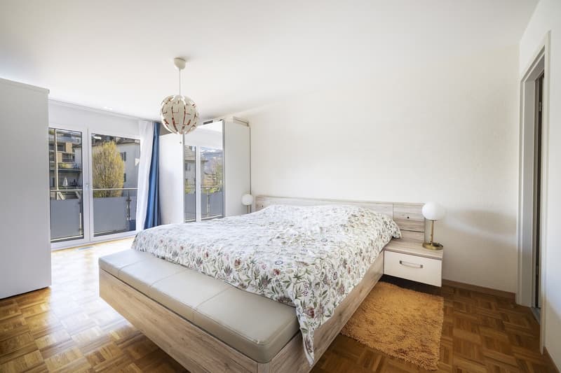 Appartamento traversante di 4.5 locali con giardino (5)