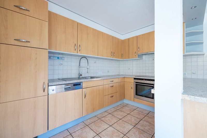 Villa di 6,5 locali con grande giardino, vista libera e potenziale locativo (10)