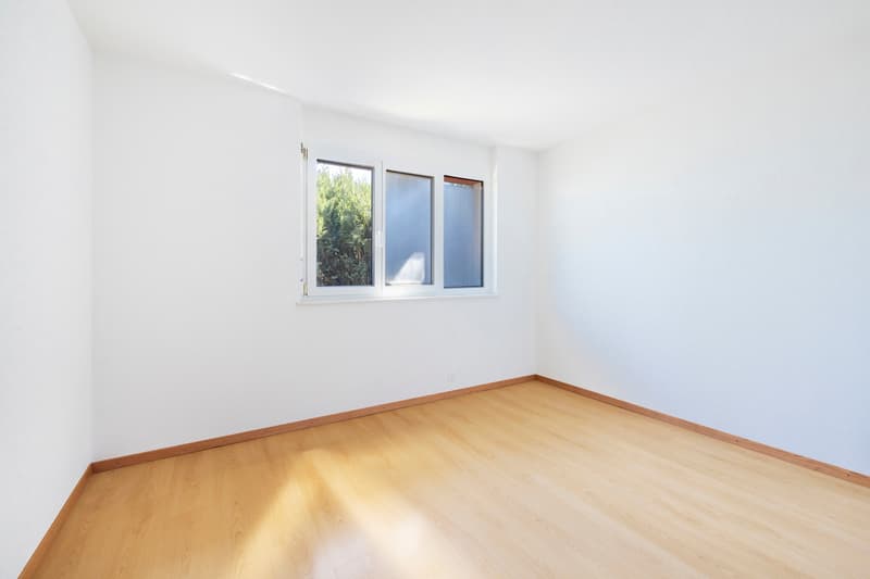 Villa di 6,5 locali con grande giardino, vista libera e potenziale locativo (8)