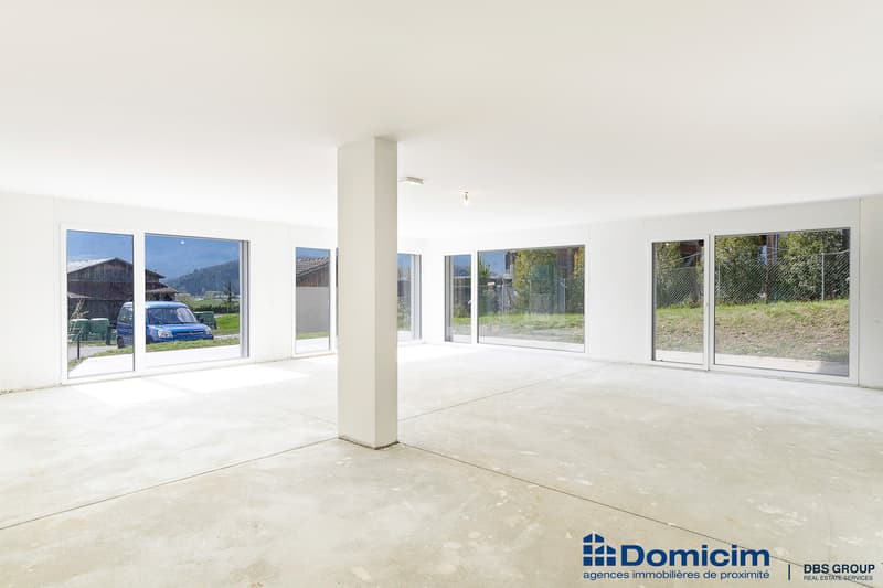 NEW ! 209 M² COMMERCIAL SPACE WITH GRASSY TERRACE (4)